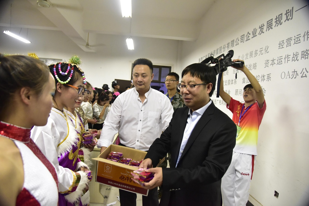 文艺晚会后台
