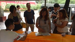 2015入学季 首批家长学生来校考察