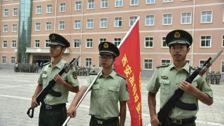 军训中国旗护卫队升旗仪式