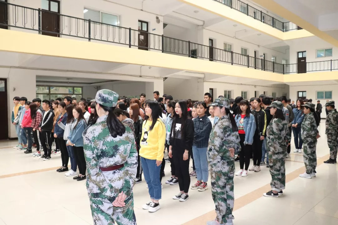 名家文化进走进西安高科学院