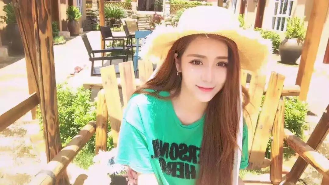 网红美女现场直播