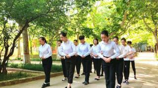 人无礼，无以立 | 你们又将成为2019迎新路上亮丽的风景线