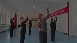 西安高科技工学校幼教专业舞蹈课日常《花帽》
