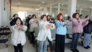 西安高科技工学校幼教专业舞蹈练习日常《静夜思》