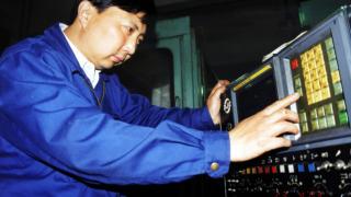 从技工院校走出的劳模工匠 - “知识型工人”的楷模李斌