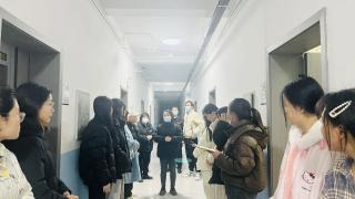 暖心关怀入寝来——校领导深入学生公寓慰问学子