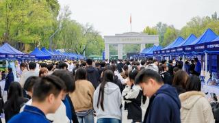 抢抓就业机遇｜我校组织学生代表参加西安市2026年技工院校公共就业招聘活动