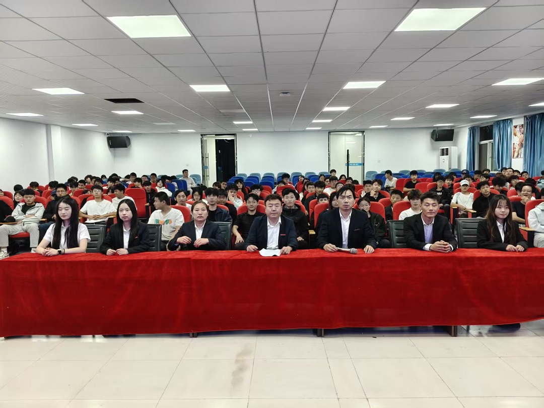 yIT1VmFAxNAynscW.jpg